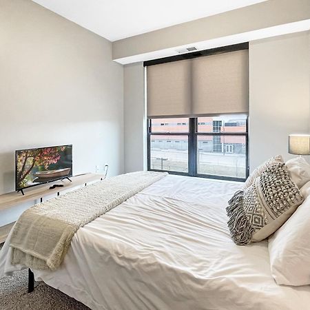 Large Downtown 2Br -Hot Tub-Downtown! Appartement Des Moines Buitenkant foto
