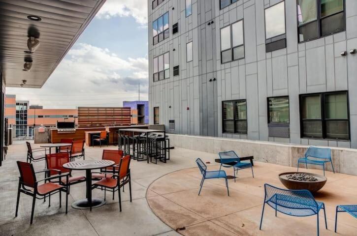 Large Downtown 2Br -Hot Tub-Downtown! Appartement Des Moines Buitenkant foto