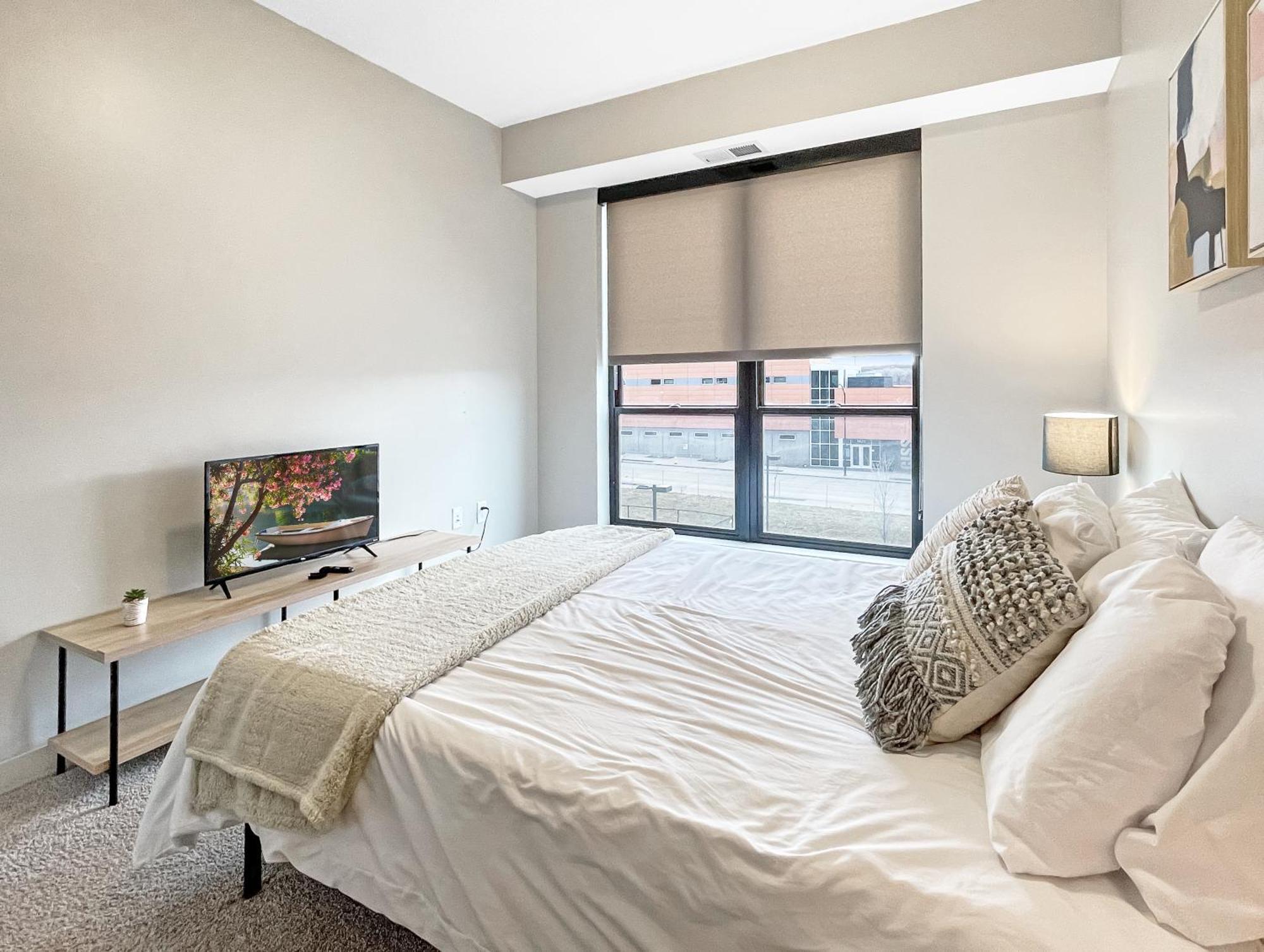 Large Downtown 2Br -Hot Tub-Downtown! Appartement Des Moines Buitenkant foto