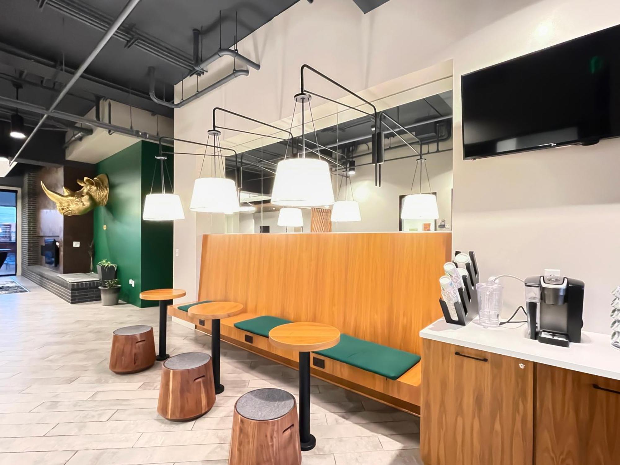 Large Downtown 2Br -Hot Tub-Downtown! Appartement Des Moines Buitenkant foto