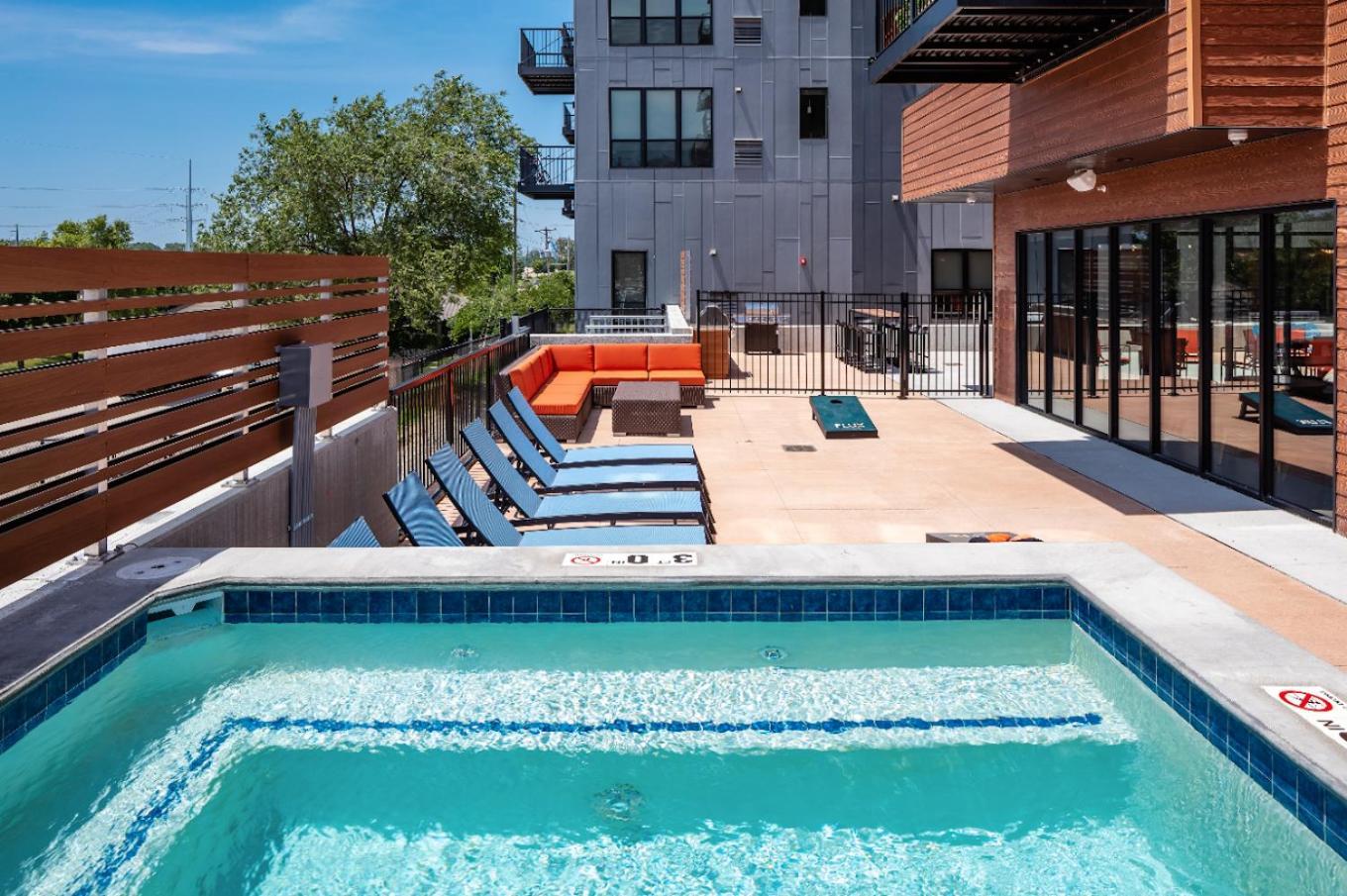 Large Downtown 2Br -Hot Tub-Downtown! Appartement Des Moines Buitenkant foto